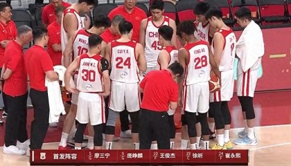 开云体育入口-中国男篮大逆转，赛后的数据一清二楚，赢球最大功臣是王俊杰|中国队|拉德尼基|热身赛|郭士强|世预赛_新浪体育_新浪新闻