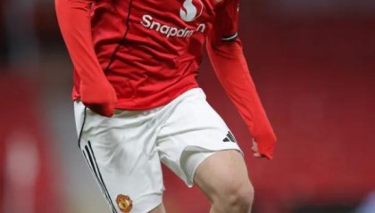 开云体育app-子承父业！鲁尼16岁长子凯获曼联青训合约 曼联“92班”有续章